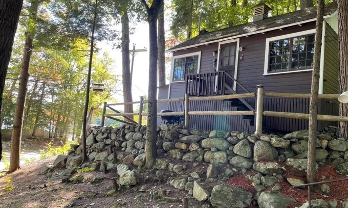 Holderness Cottage | Exposed Beams - Papa Bear Cottage on Squam Lake