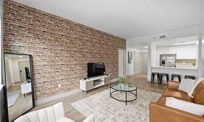 Charlotte Center City Apartment | Exposed Brick Apt - Uptown