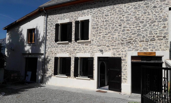 Ancelle House | EXPOSED STONE HOUSE