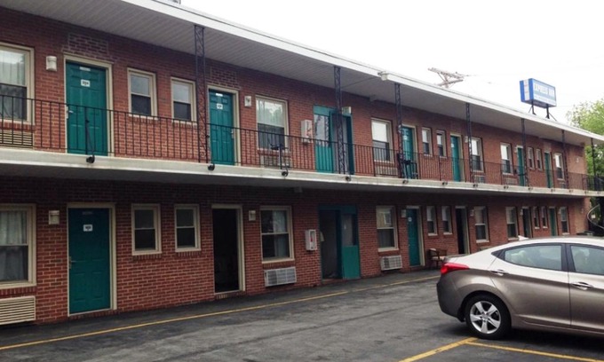 Towson Hotel | Express Inn