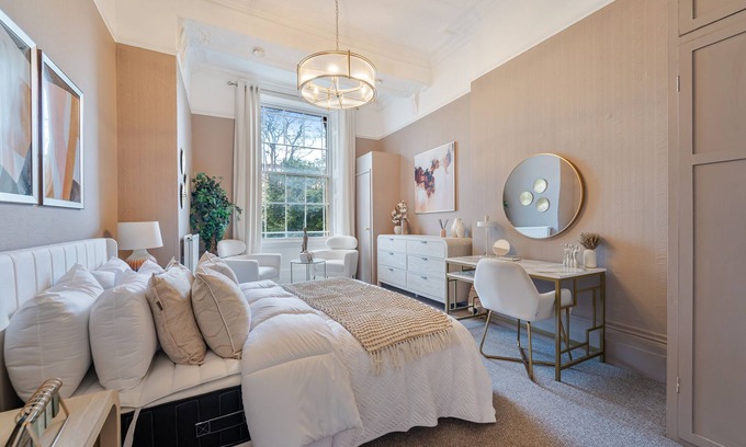 Clifton Apartment | Exquisite 1-bed flat in Clifton