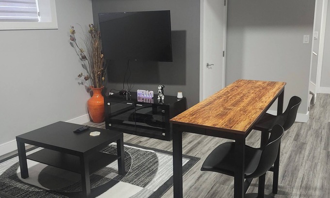 Beaumont House | Exquisite 2-bedroom basement Suite in peaceful Beaumont