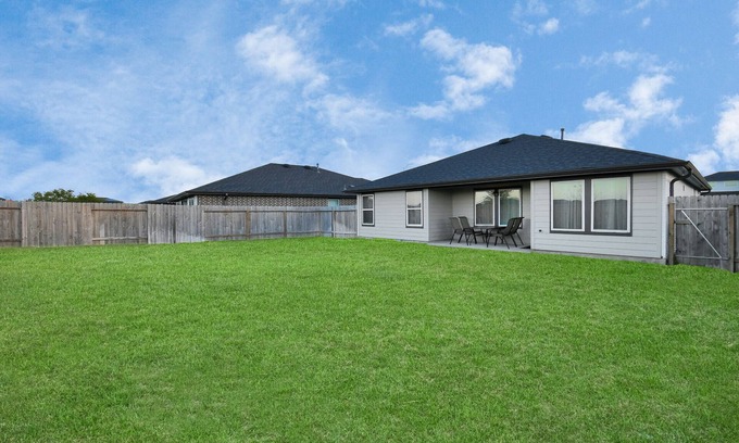 Barker House | Exquisite 3 bedroom house located in a very quiet area of Katy .
