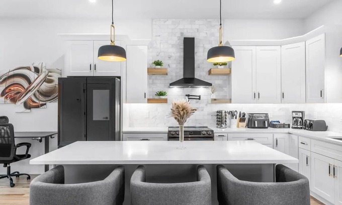 Church Street House | Exquisite 4-Bedroom Luxury Home Near Downtown Atlanta: NO CLEANING FEES
