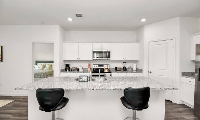 Katy House | Exquisite 4-Bedroom Home near Katy Mills – Your Ideal Short-Term Retreat!