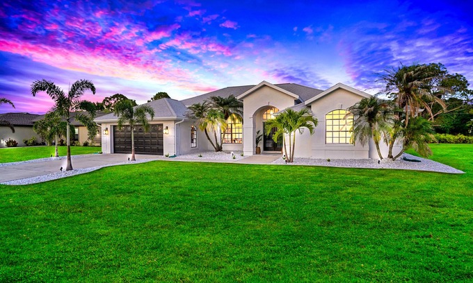 Port Charlotte House | Exquisite 4bedroom Villa Heated Pool Sarasota Area