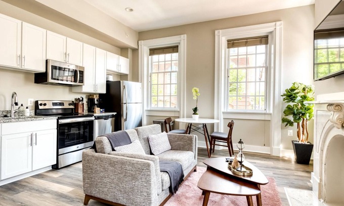 Jefferson Manor Apartment | Exquisite Alexandria West 1BR w/W/D, nr Metrorail, by Blueground