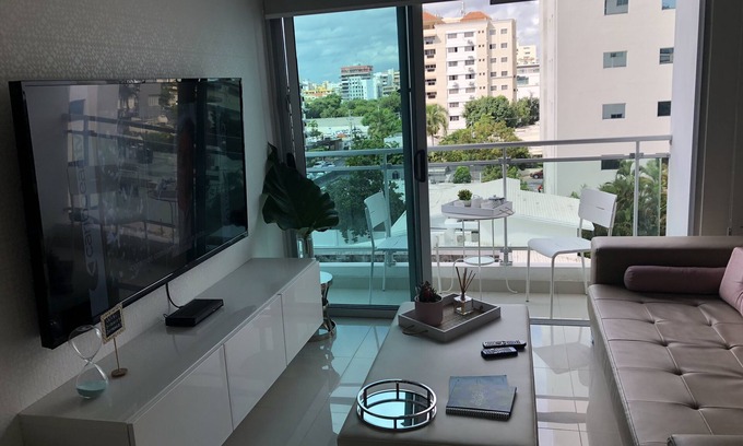 Evaristo Morales Apartment | Exquisite apt with open space in Piantini