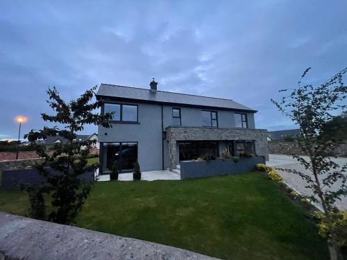 Roscoe Villa | Exquisite Galway City Luxury home – Sleeps 10