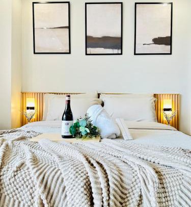 Pinagsama Apartment | Exquisite Japandi 2 Venice w Grand Canal View!