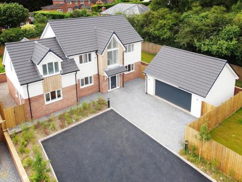 Shobdon House | Exquisite large executive home