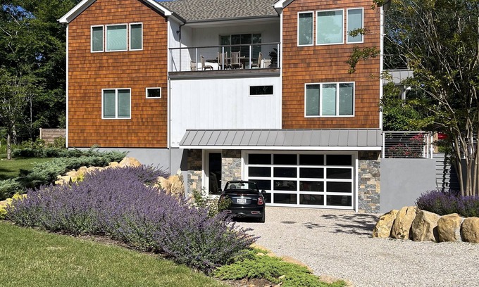East Hampton House | Exquisite New Hampton Home in a Perfect Location