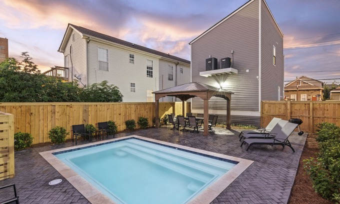 Tulane - Gravier House | Exquisite New Superdome Group House w/Heated Pool, Parking, 8 Beds and 5 Baths