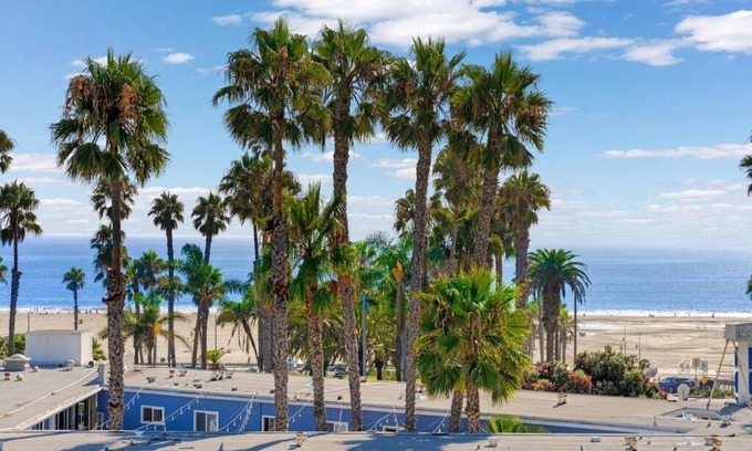 Ocean Park Apartment | Exquisite Ocean View 2-Story Haven -Top Floor