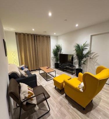 Salford Apartment | Exquisite Riverview 2bedroom flat in Manchester.