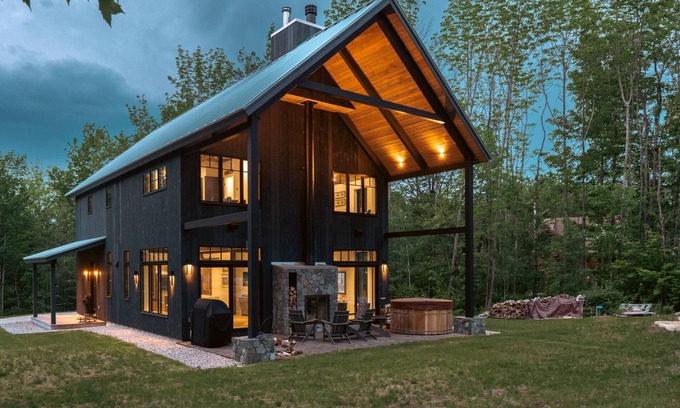 Greenwood House | Exquisite Rustic Modern Ski Haus Right on MT Abram Bike Park