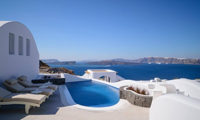 Akrotiri Villa | Exquisite Santorini Villa | Villa Luna | 3 Bedrooms | Breathtaking Sea Views.