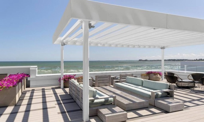 Revere Apartment | Exquisite stay across the ocean