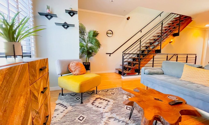 Prescott House | Exquisite Trilevel Condo w/2 Master Suites + Patio
