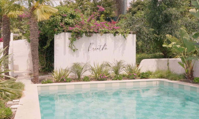 Cascais House | Exquisite Vacation Home in Estoril, with pool, new Fully Equipped Gym