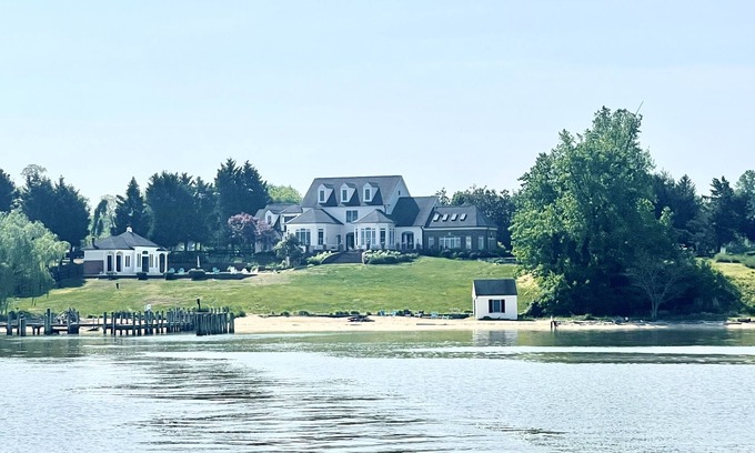 James Monroe House | Exquisite Waterfront Sunsets, Private Pool, Perfect Getaway!