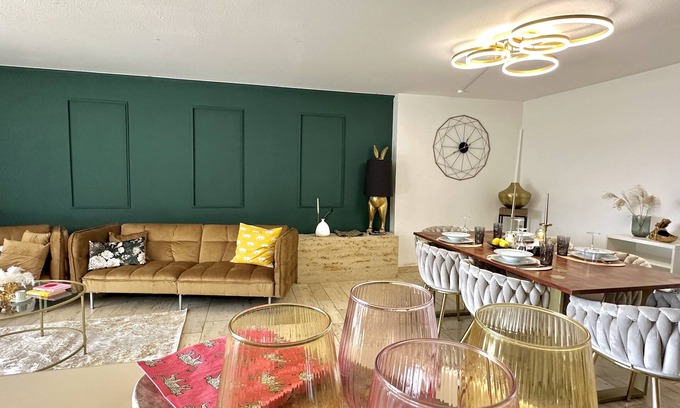 Korb Apartment | Exquisites Apartment mit Sonniger Terrasse und Wunderschönem Ausblick