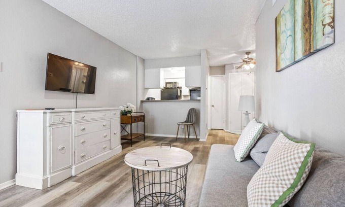 Park Central Apartment | ~EXTENDED STAY~ Affordable in DFW! Free WiFi!