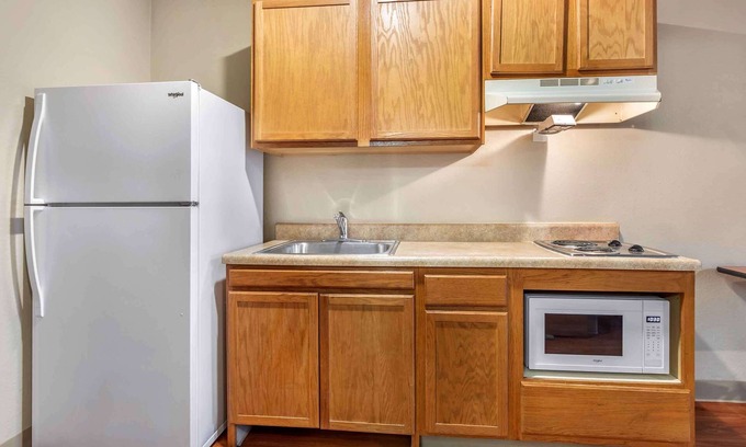 West Colorado Springs Hotel | Extended Stay America Select Suites - Colorado Springs