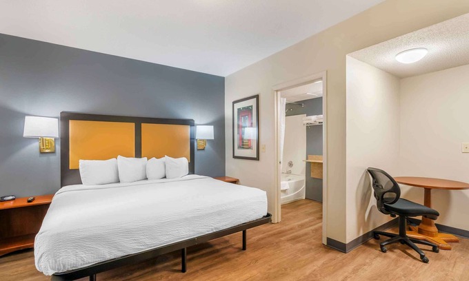 Chesapeake Hotel | Extended Stay America Suites Chesapeake Greenbrier Circle