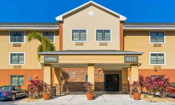 Carver City - Lincoln Gardens Hotel | Extended Stay America Suites - Tampa - Airport - Spruce Street