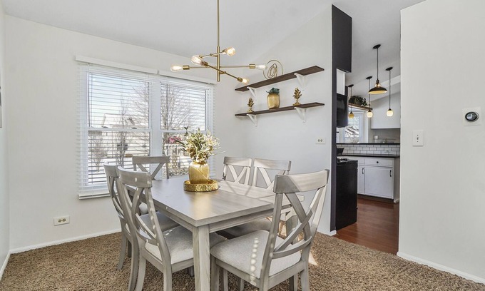 Carol Stream House | Extended Stay Carol Stream FHS Rental
