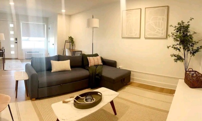 Lynchburg Condo | Extended stay+Downtown+Parking+Pool+Pets