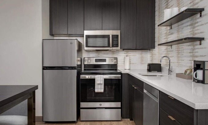 Southgate House | Extended Stay Hotel near Clackamas Town Center Mall