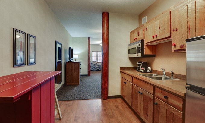 Sioux City Hotel | Extended Stay King Suite, Stoney Creek, Kitchen, Balcony | 2 Units