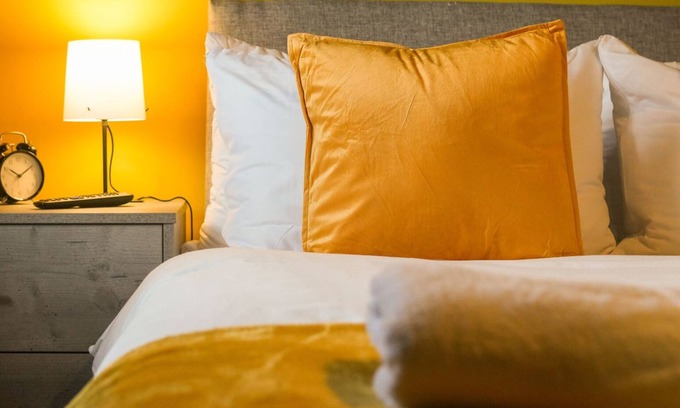 Doncaster House | Extended Stays Welcome| Sleeps 11 | FREE Parking