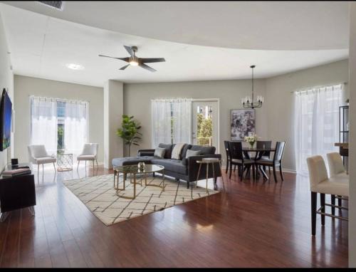 South Eola Apartment | Extra Large 1 Bdrm Condo & Gym
