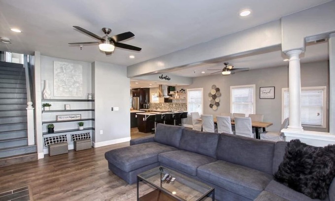 North Oak Park House | Extravagant Victorian Near UC Davis Medical Center