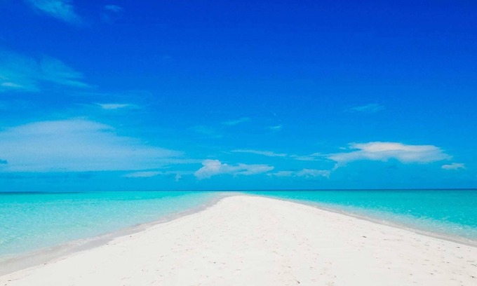Rolleville Hotel | Exuma Beach Point