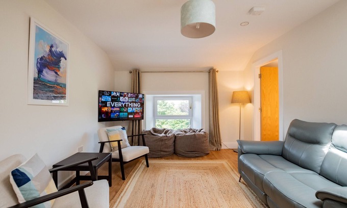 Galway City Centre Apartment | Eyre View Suites - Apt #3 - Sleeps 6