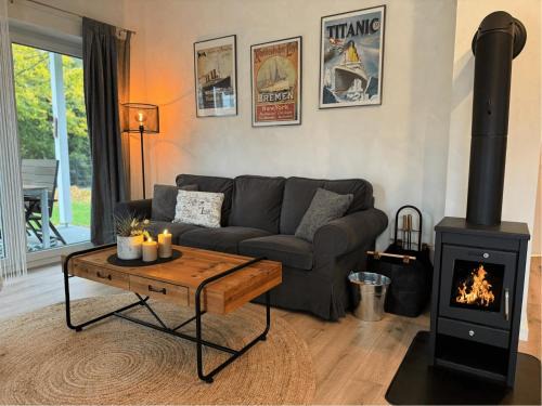 Grundhof House | Fördezauber - Ruhiges Ferienhaus mit eingezäuntem Garten und Kamin