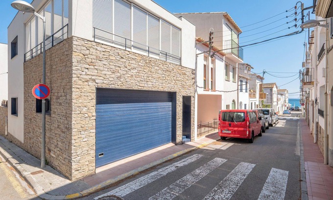 Llafranc House | F-1 LLAFRANC 8 PAX - Three Bedroom House, Sleeps 8