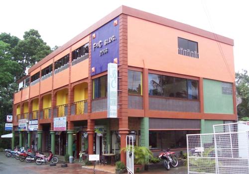 Canloan City Hotel | F and C Guesthouse by Hiverooms