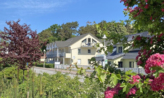 Thiessow Apartment | F: Holiday apartment Ostseerausch No. 01 with terrace - Ferienwohnung Ostseerausch