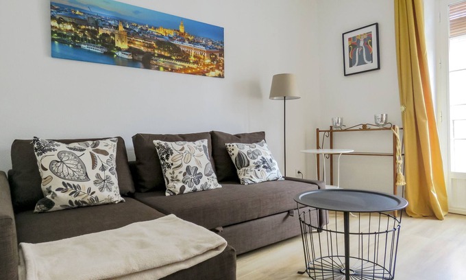 Alameda Apartment | F2 3 bedrooms Apartment with Balcony/WIFI/Air Conditioning/Kitchen in Historic Center