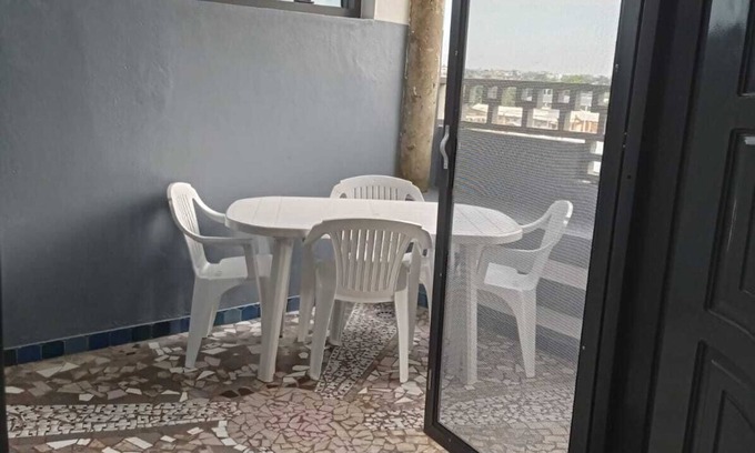 Littoral Department Apartment | F3 10mn airport/beach (car rental available)
