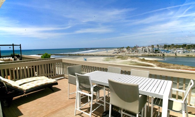 Townsite House | F311 - Pacific Surf Shack