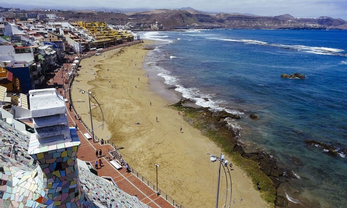 Las Palmas de Gran Canaria House | Fabulous apartment on the beachfront.