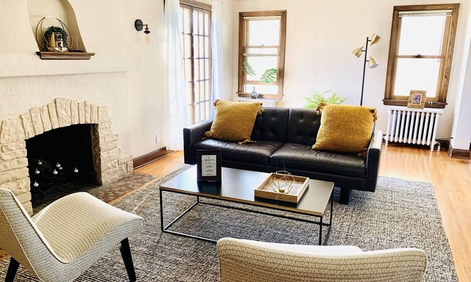 Fulton House | Fab location at 50th and France