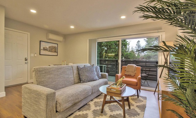 Mountain View Apartment | Fab Mountain View 1BR w/Gym & Pool, nr University & Shops, by Blueground