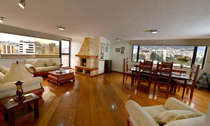 Quito Condo | FAB PH, Safe, near Carolina PK, Amz Views! WiFi, Free Pkg, Fam friendly, Promos!